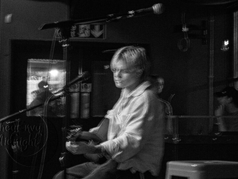 Beux Levi performing live at a piano